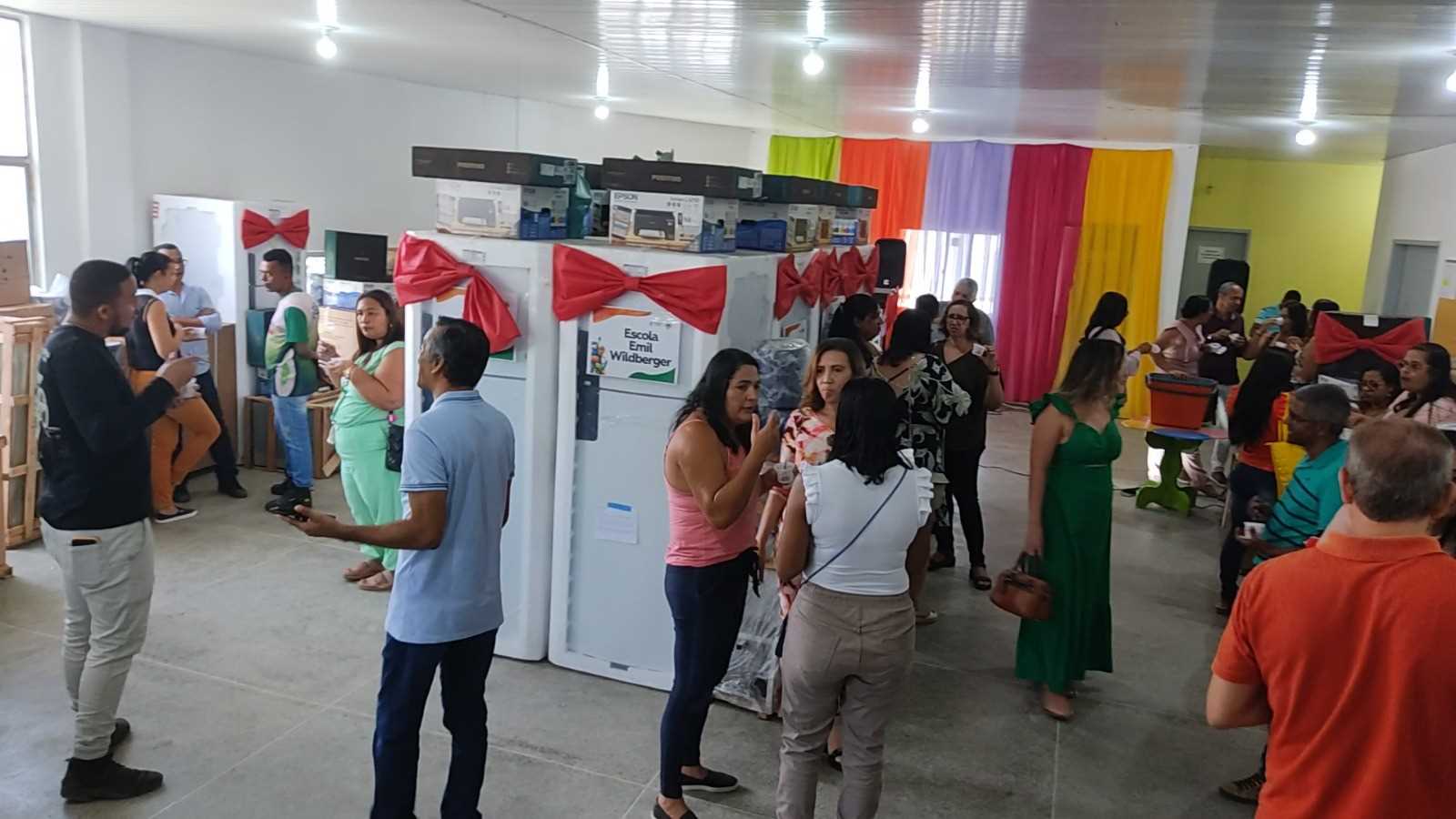 Prefeitura faz entrega de novos equipamentos para Escolas da rede Municipal